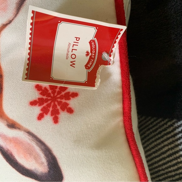 He and She Christmas pillows, new with tags. - Picture 3 of 3